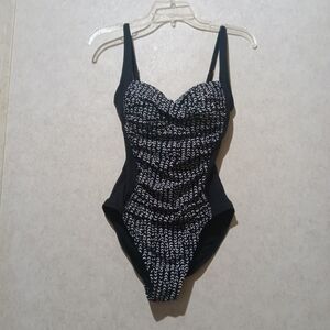 La Blanca one piece swimsuit "Traje de baño" size 6